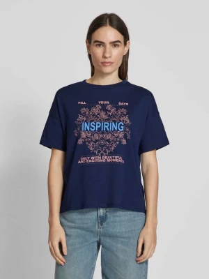 T-shirt z nadrukiem ze sloganem QS