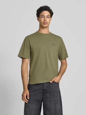 t-shirt z naszywką z logo i okrągłym dekoltem REVIEW Khaki