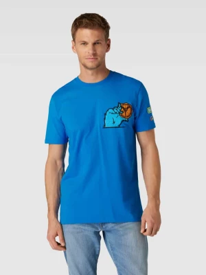 T-shirt z naszywką z motywem carlo colucci