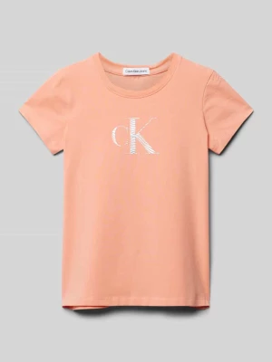 T-shirt z o kroju slim fit z nadrukiem z logo Calvin Klein Jeans