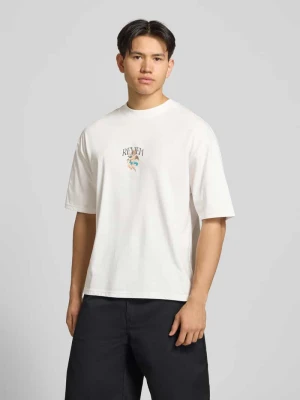 t-shirt z obniżoną linią ramion REVIEW