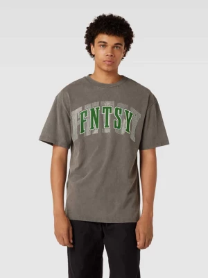 T-shirt z obniżonymi ramionami FNTSY