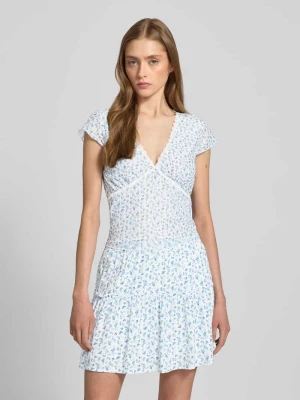 T-shirt z obszyciem koronką REVIEW