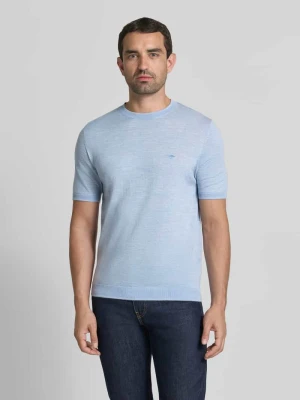 T-shirt z dzianiny z okrągłym dekoltem i wyhaftowanym logo FYNCH-HATTON Jasnoniebieski