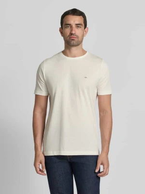 t-shirt z okrągłym dekoltem i wyhaftowanym logo FYNCH-HATTON Złamany biały