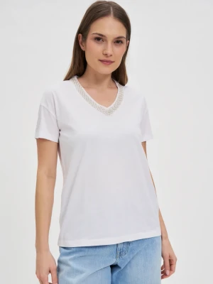 T-shirt z ozdobnym dekoltem biały Moodo
