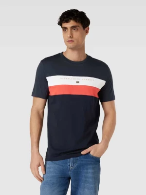T-shirt z paskami w kontrastowym kolorze Christian Berg Men