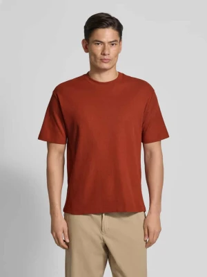 T-shirt z prążkowanym okrągłym dekoltem MCNEAL