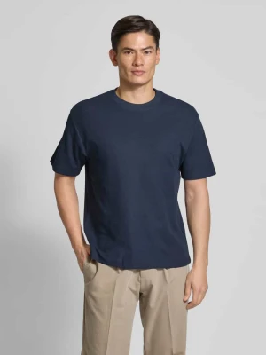 T-shirt z prążkowanym okrągłym dekoltem MCNEAL