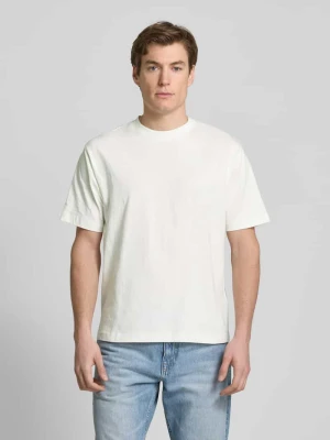 Zdjęcie produktu T-shirt z prążkowanym okrągłym dekoltem MCNEAL Piaskowy
