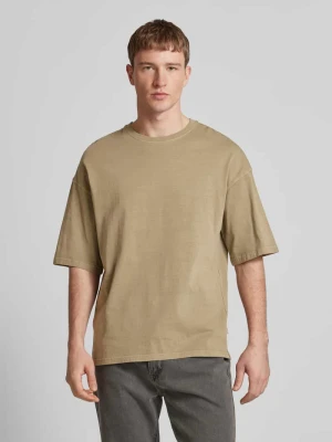 T-shirt z prążkowanym, okrągłym dekoltem model ‘CHARGE’ jack & jones