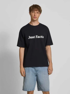 T-shirt z prążkowanym okrągłym dekoltem REVIEW