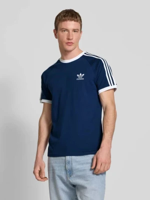 T-shirt z prążkowanymi wykończeniami adidas Originals