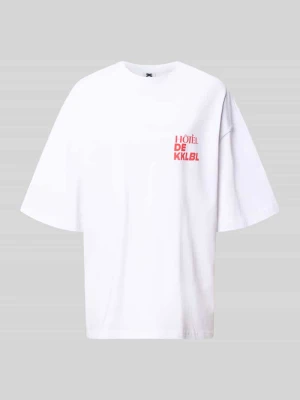 t-shirt z tylnym nadrukiem model 'Vacation' Karo Kauer