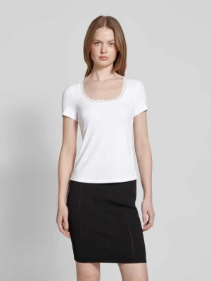 T-shirt z wiązanym detalem model ‘LIA’ Guess