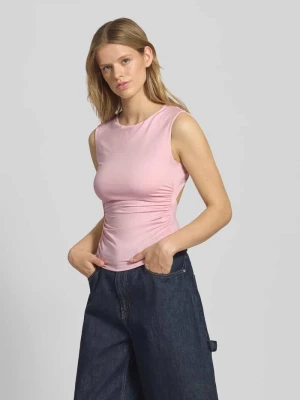 T-shirt z wycięciem z tyłu Gina Tricot