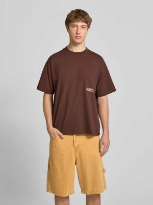 T-shirt z Wyhaftowane logo i Okrągły dekolt Another Cotton Lab Ciemnobrązowy