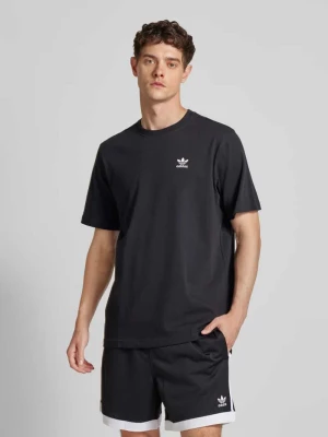 T-shirt z wyhaftowanym logo adidas Originals