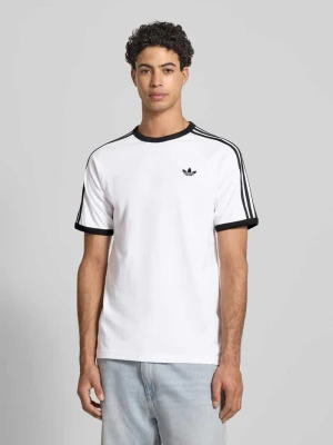 T-shirt z wyhaftowanym logo adidas Originals