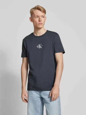 T-shirt z wyhaftowanym logo Calvin Klein Jeans