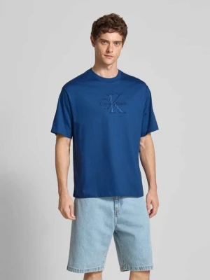 T-shirt z wyhaftowanym logo Calvin Klein Jeans