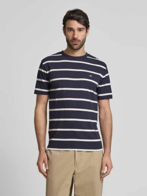 T-shirt z wyhaftowanym logo Gant