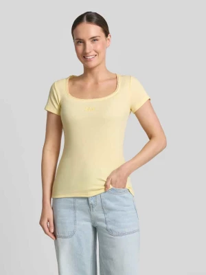 t-shirt z wyhaftowanym logo GAP