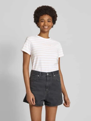 T-shirt z wyhaftowanym logo Guess Jeans
