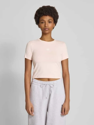 T-shirt z wyhaftowanym logo Guess Jeans