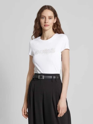 T-shirt z wyhaftowanym logo i obszyciem ozdobnymi kamieniami Guess