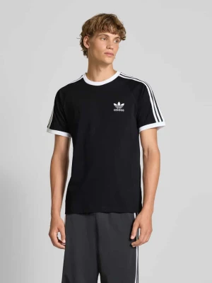 T-shirt z wyhaftowanym logo i okrągłym dekoltem adidas Originals