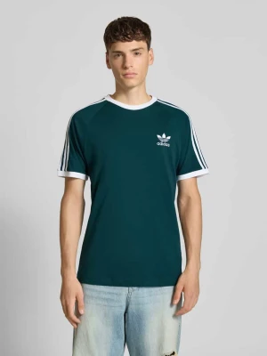 T-shirt z wyhaftowanym logo i okrągłym dekoltem adidas Originals