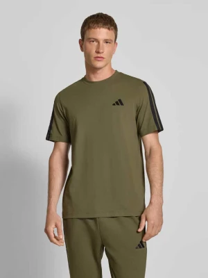 T-shirt z wyhaftowanym logo i okrągłym dekoltem adidas Sportswear