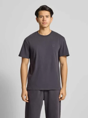 T-shirt z wyhaftowanym logo i okrągłym dekoltem DEUS EX MACHINA