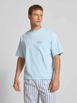 T-shirt z wyhaftowanym logo i okrągłym dekoltem PROHIBITED