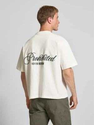 T-shirt z wyhaftowanym logo i okrągłym dekoltem PROHIBITED