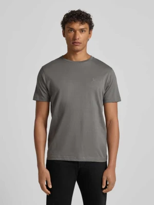 T-shirt z wyhaftowanym logo Lerros