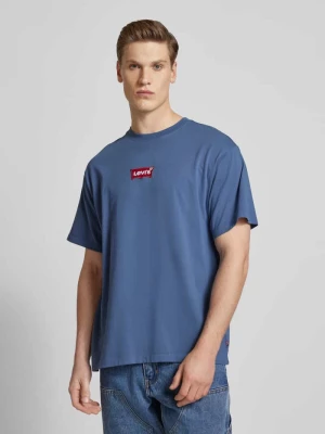 T-shirt z wyhaftowanym logo Levi's®