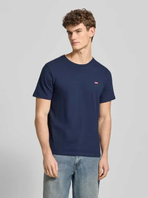 T-shirt z wyhaftowanym logo Levi's®