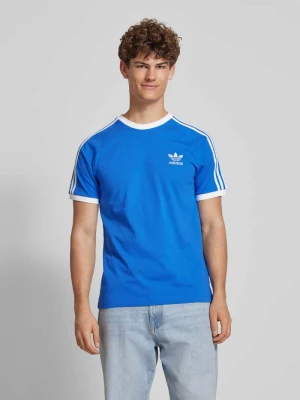 T-shirt z wyhaftowanym logo model ‘3-STRIPES’ adidas Originals