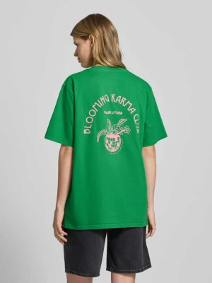 T-shirt z wyhaftowanym logo model ‘Blooming Club’ OH APRIL