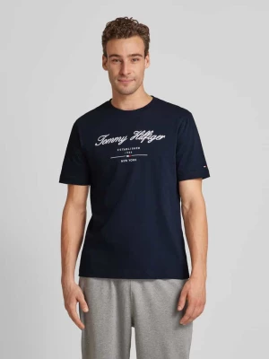 T-shirt z wyhaftowanym logo Tommy Hilfiger