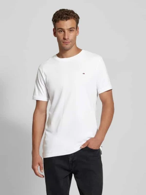 T-shirt z wyhaftowanym logo Tommy Hilfiger