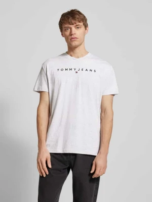T-shirt z wyhaftowanym logo Tommy Jeans