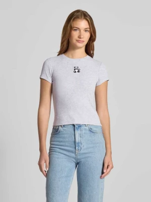 T-shirt z wyhaftowanym motywem i okrągłym dekoltem Review