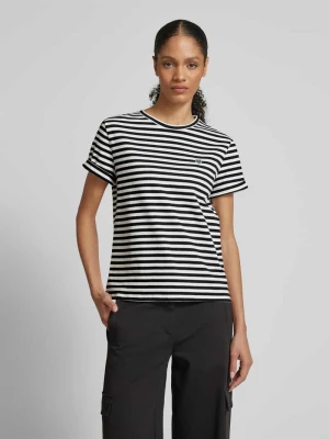 T-shirt z wyhaftowanym motywem model ‘Serz’ Opus