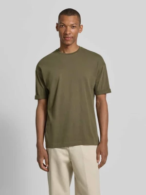 t-shirt z zakładką na rękawach i okrągłym dekoltem drykorn