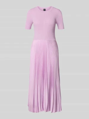 Taliowana sukienka biznesowa z mieszanki wiskozy model 'FADRIDI' Boss