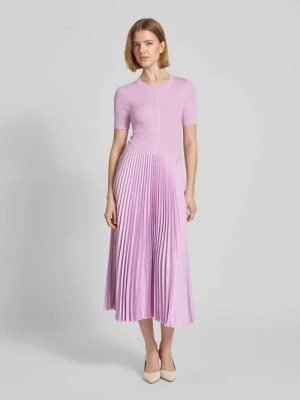 Taliowana sukienka biznesowa z mieszanki wiskozy model 'FADRIDI' Boss