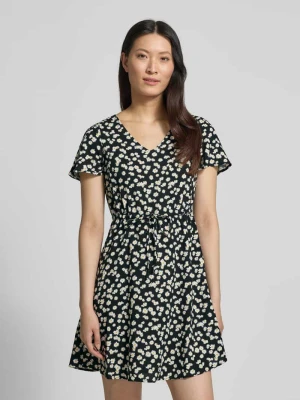 Taliowana sukienka casualowa z czystej wiskozy model 'EASY JOY' Vero Moda